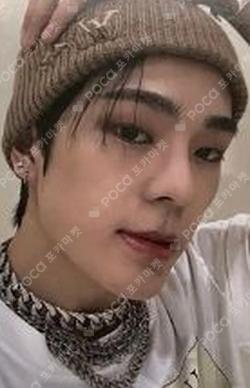 Cut-Out Kim Junmin photocard image