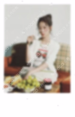 LE SSERAFIM 2026 SEASON’S GREETINGS