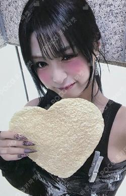 WE GO UP the SameE LUCKY DRAW AHYEON photocard image