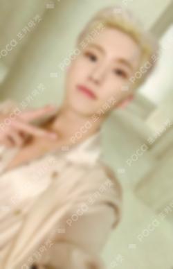 SEVENTEEN RIGHT HERE WORLD TOUR Acrylic Photocard Holder