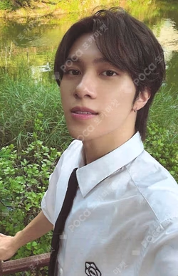 2026 SEASON'S GREETINGS HENDERY photocard image