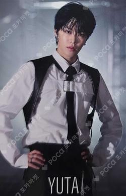 LOVEHOLIC Type B YUTA photocard image