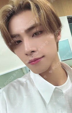 2026 SEASON'S GREETINGS XIAOJUN photocard image