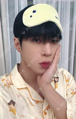 UNBROKEN JUMP UP WYATT photocard image