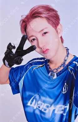 2025 NCT DREAM TOUR THE DREAM SHOW 4 : DREAM THE FUTURE in JAPAN RANDOM PHOTOCARD RENJUN photocard image