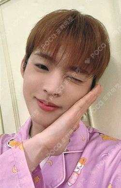 UNBROKEN JUMP UP HYOJIN photocard image