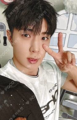 ONF x ONKKOMIZ POP-UP STORE ONKKOMIZ DREAM HOUSE PHOTOBOOK CALENDAR SET WYATT photocard image