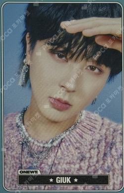 2024 ONEWE GOLDEN FESTA :  ONEderland RANDOM TRADING CARD