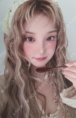 2026 SEASON'S GREETING i-dle & Soil Co. CUBEE YUQI photocard image