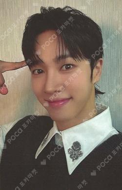 2026 SEASON'S GREETINGS CALENDAR TRADING PHOTO CARD LEE GI KWANG photocard image