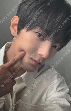 BOYS II PLANETArchive Exhibition ‘AFTER, JOURNEY’ HOLDER &  PHOTOCARD SET LEEJEONG photocard image