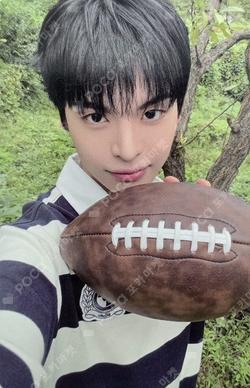 2026 SEASON'S GREETINGS YECHAN photocard image