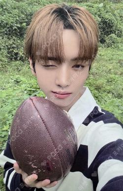 2026 SEASON'S GREETINGS YUJUN photocard image