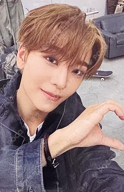 EUPHORIA JEWEL CASE ver. OLIVE YOUNG LUCKY DRAW