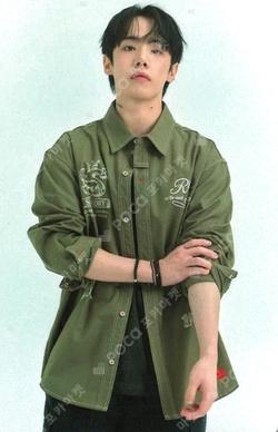 EI8ER LIMITED meets: [OMEGA X] RANDOM TRADING CARD