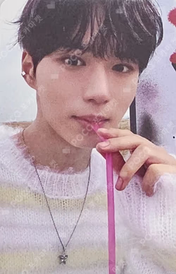 EUPHORIA OLIVE YOUNG JUNSEO photocard image