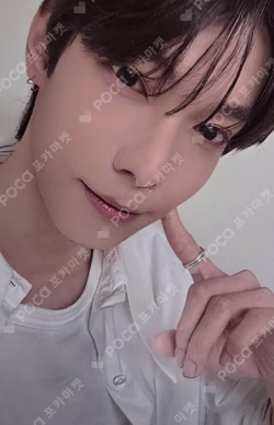 BOYS II PLANETArchive Exhibition ‘AFTER, JOURNEY’ HOLDER &  PHOTOCARD SET CHUEI LI YU photocard image