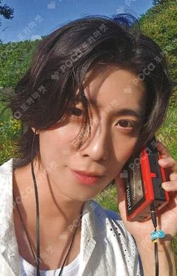 SF9 2026 SEASON'S GREETINGS - Pause & Play FNC STORE HWIYOUNG photocard image