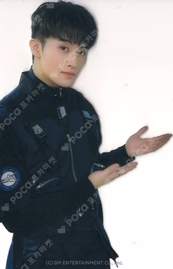 2024 SEASON'S GREETINGS CLEAR PHOTO CARD MARK photocard image