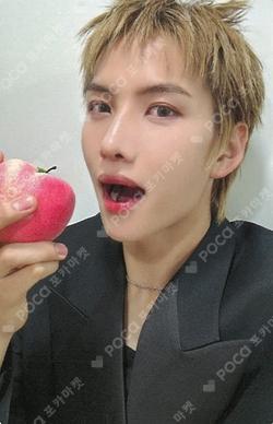 Trophy EVERLINE Cho Seong Il photocard image