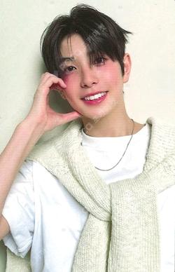 Ride the Vibe (Japanese Ver.) / Keep on Moving LIMITED A YUKI photocard image