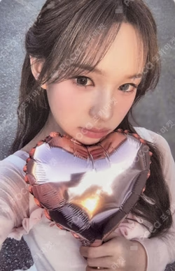 2026 SEASON’S GREETINGS [365 Knots] Mnet Plus Merch Ryu Sa Rang photocard image