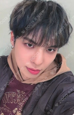 2026 SEASON’S GREETINGS fromm store BX photocard image