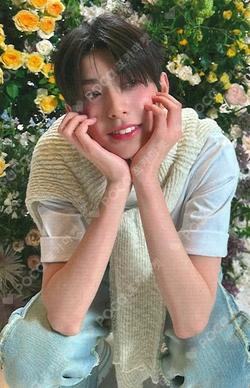 Ride the Vibe (Japanese Ver.) / Keep on Moving LIMITED A YUKI photocard image