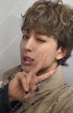 HEENDY X iKON POP-UP STORE PHOTOCARD HOLDER