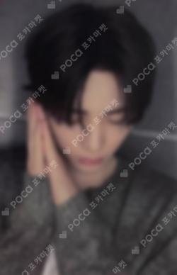 The Action YIZHIYU LUCKY DRAW TAESAN photocard image