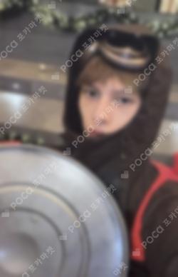 COLOR OUTSIDE THE LINES KTOWN4U JAMES photocard image