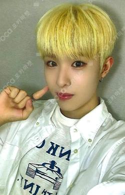 Beat-Boxer SOUND WAVE HYUI photocard image