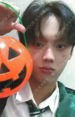 ONE FACT WITHMUU TAG photocard image