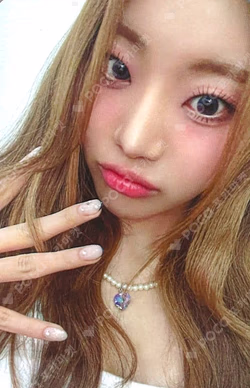 Billlie The 1st Fan-Con ‘Your B, I'm B (Belllie've You)‘ TIN CASE & PHOTOCARD SET