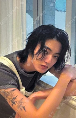 2026 SEASON’S GREETINGS [Offstage : Soft Days] STRIPE PAJAMA SET HARUTO photocard image