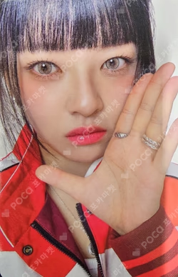 2026 SEASON'S GREETINGS [RED WHISPERS] MUSICPLANT JEONGYEON photocard image