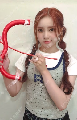 SWICY EVERLINE ELISIA photocard image