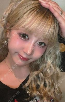 BUBBLE GUM WHOSFAN LUCKY DRAW HIKARU photocard image