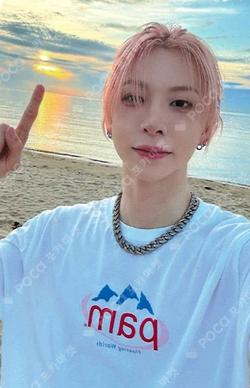 LOUD & PROUD EVERLINE JIHO photocard image