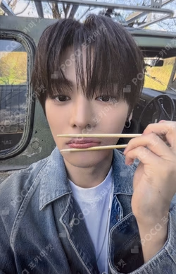 EUPHORIA BROADCAST LEO photocard image