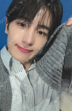 Unexpected YIZHIYU HYUNJAE photocard image