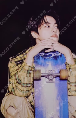 EUPHORIA COIN NECKLACE ver.(LIMITED EDITION) LEO photocard image