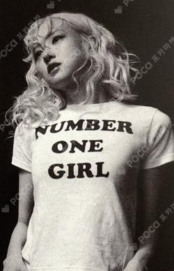 ROSÉ Encore Pop-up in Seoul ’one year of rosie‘ GOTCHA ROSE photocard image