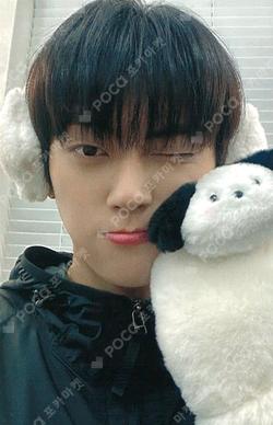 UNBROKEN JUMP UP MINKYUN photocard image