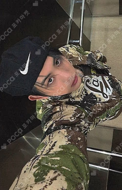 YOUNI-T BROADCAST HYUNGSEOK photocard image