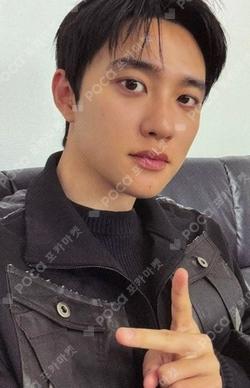 REVERXE PHOTOBOOK Ver. Cube Ver. D.O. photocard image