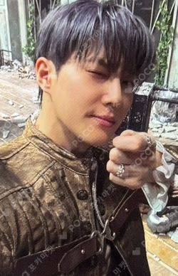 REVERXE EX-VISION Ver. SUHO photocard image