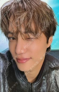 REVERXE MUVVE KAI photocard image