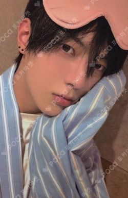 BOYS II PLANETArchive Exhibition ‘AFTER, JOURNEY’ HOLDER &  PHOTOCARD SET LEEJEONG photocard image