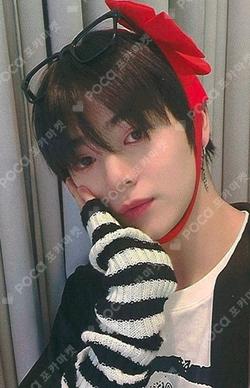 UNDENIABLE JUMP UP Hong Sung Min photocard image